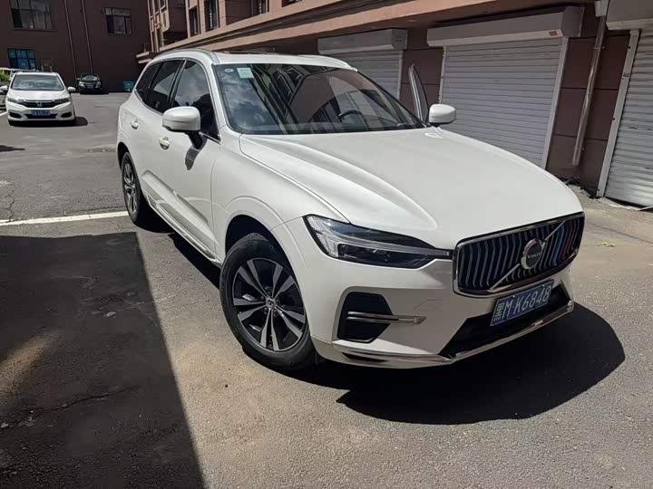 Volvo XC60 2022 B5 AWD Luxury Edition