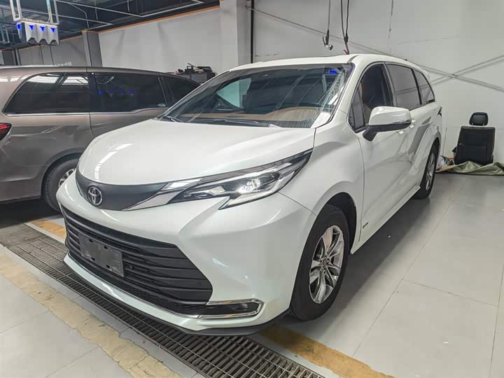 SIENNA 2024 2.5L Hybrid Comfort Edition