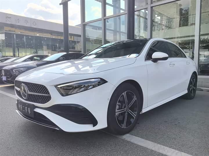 Mercedes-Benz A-Class 2024 A 200 L Fashion