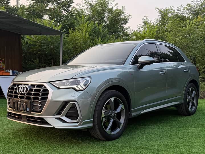 Audi Q3 2022 35 TFSI Fashionable and Dynamic