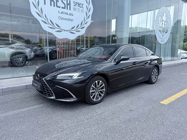 Lexus ES 2025 300h Premium Edition