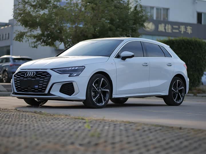 Audi A3 2022 Sportback 35 TFSI stylish and sporty