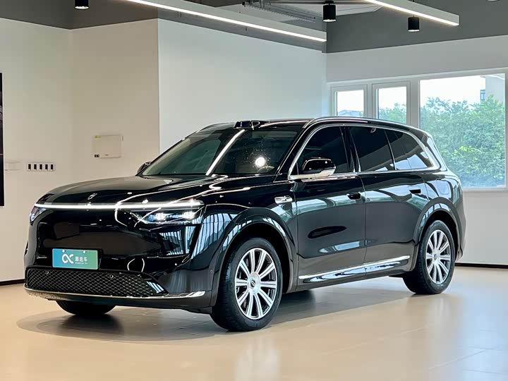 Wenjie M8 2025 pure electric Max five-seater four-wheel drive version (192-line lidar)