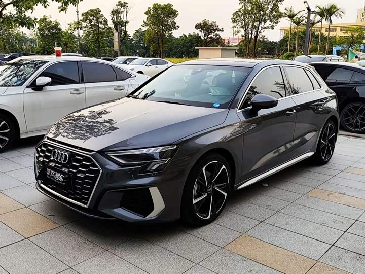 Audi A3 2023 facelift Sportback 35 TFSI stylish and sporty
