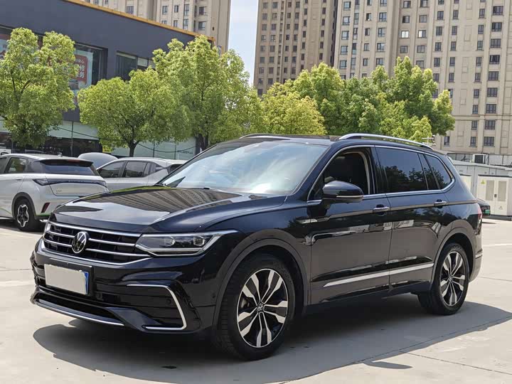Tiguan L 2023 330TSI automatic two-wheel drive R-Line version