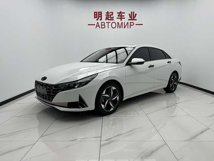 Elantra 2022 1.5L CVT LUX Premium Edition