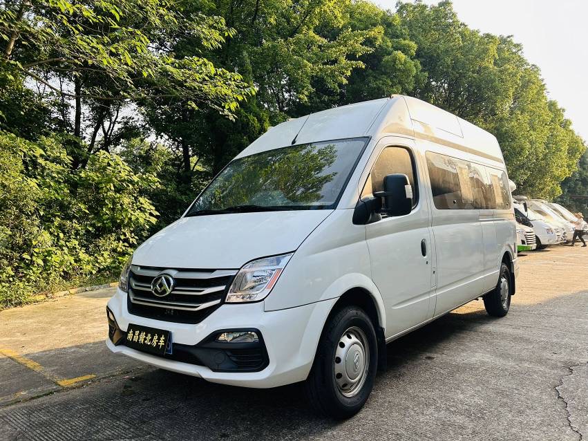 20-year-old Maxus V80 long axis super high roof