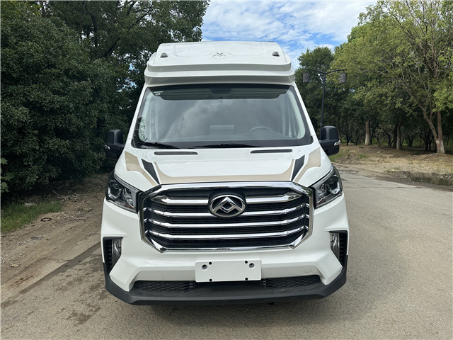 New car Maxus V90 Longcui CrossOver extended axle rear twin tire B-type roof touring car