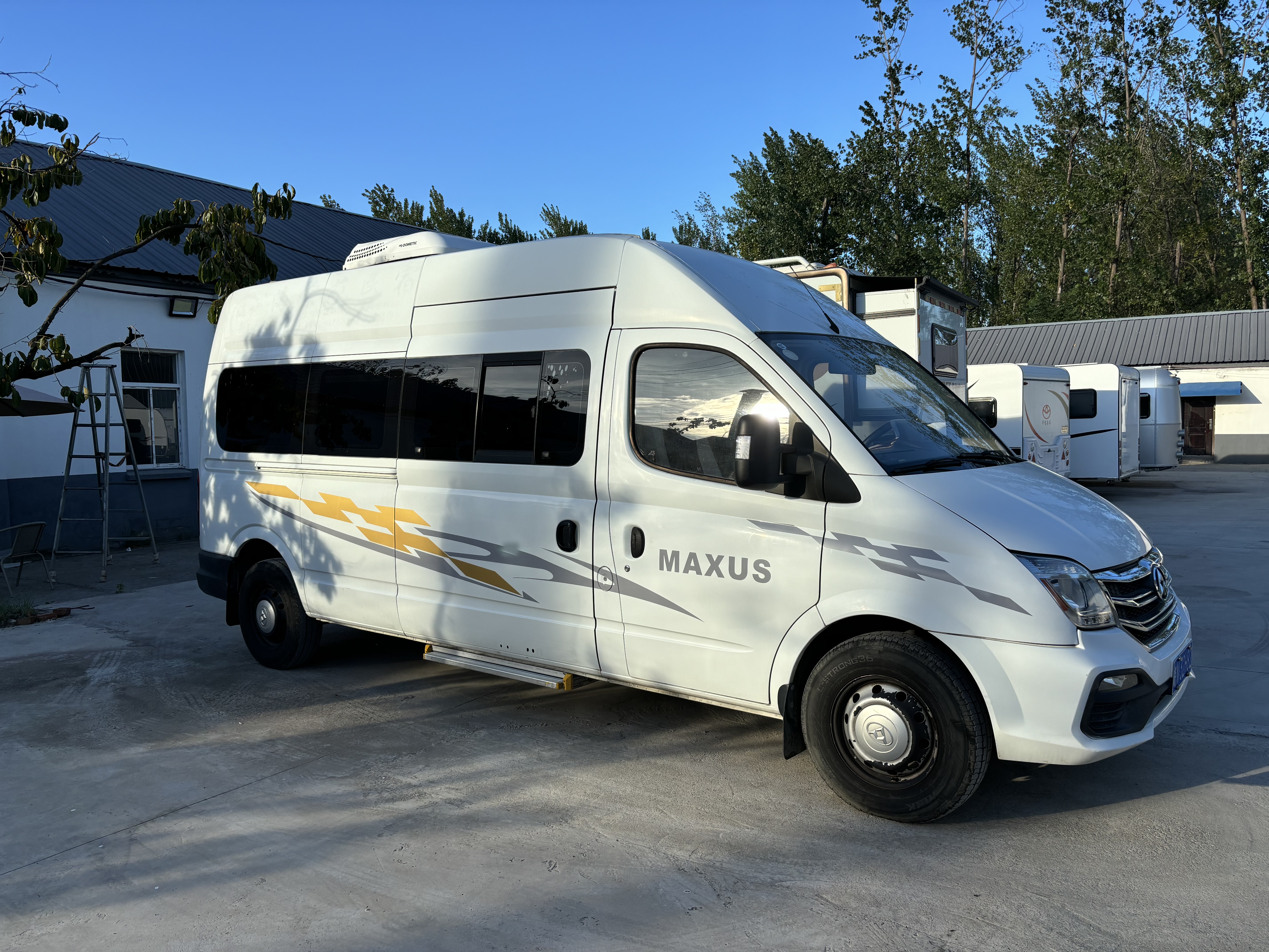 Maxus V80