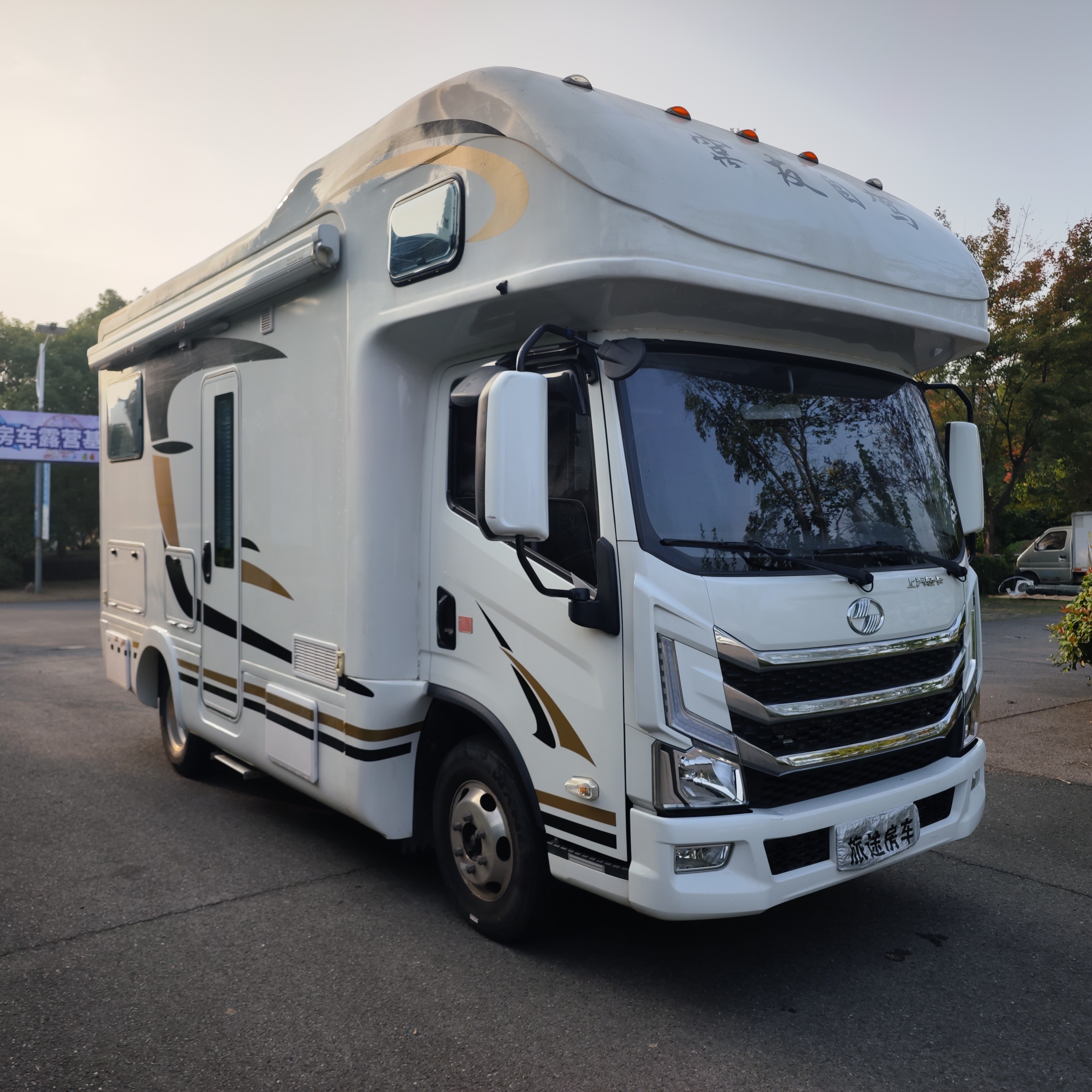 Leap into H300 light truck RV in 22 years