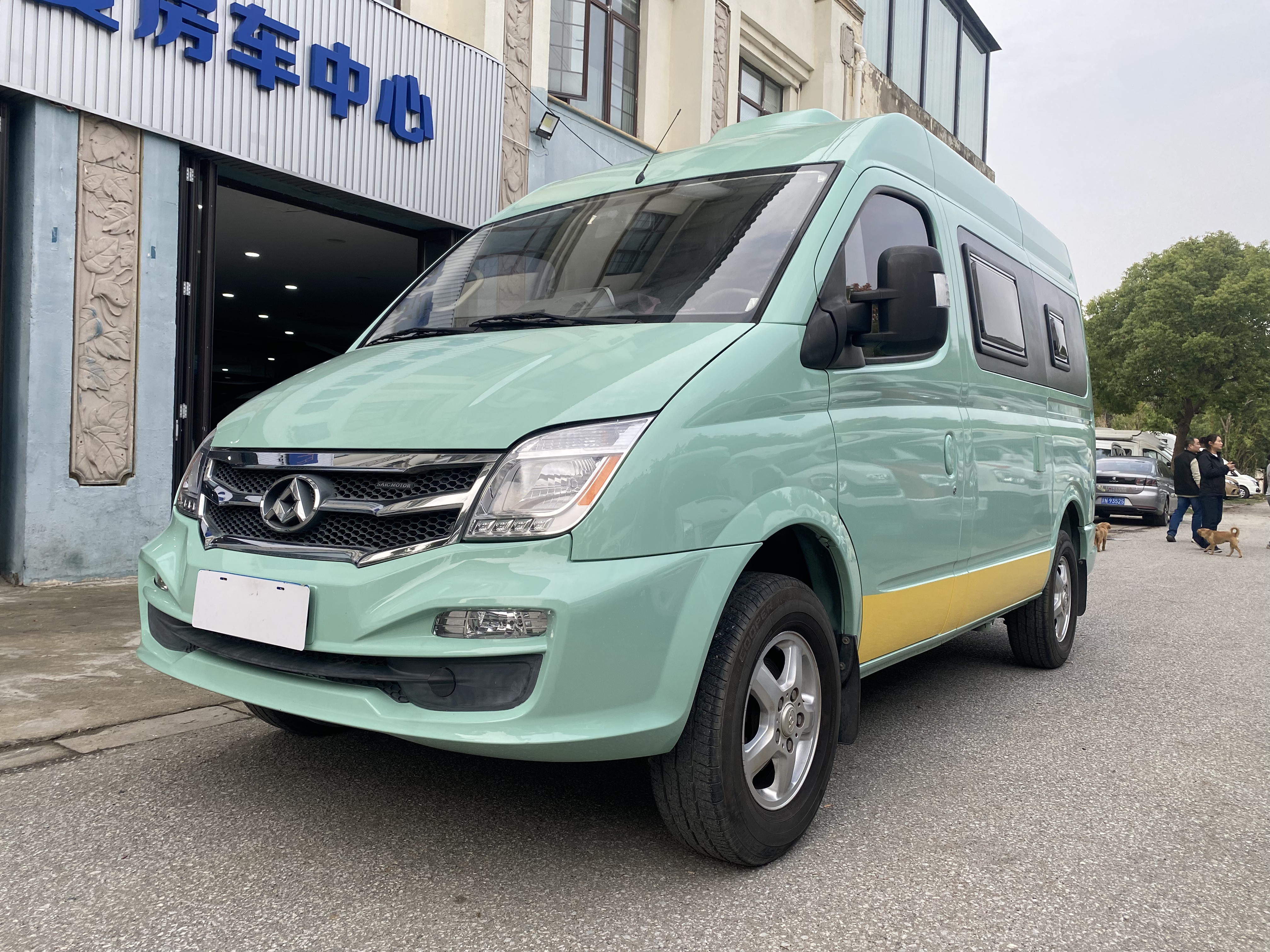 18 Maxus V80 B-type RVs
