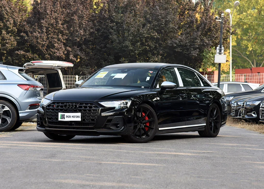 Audi S8