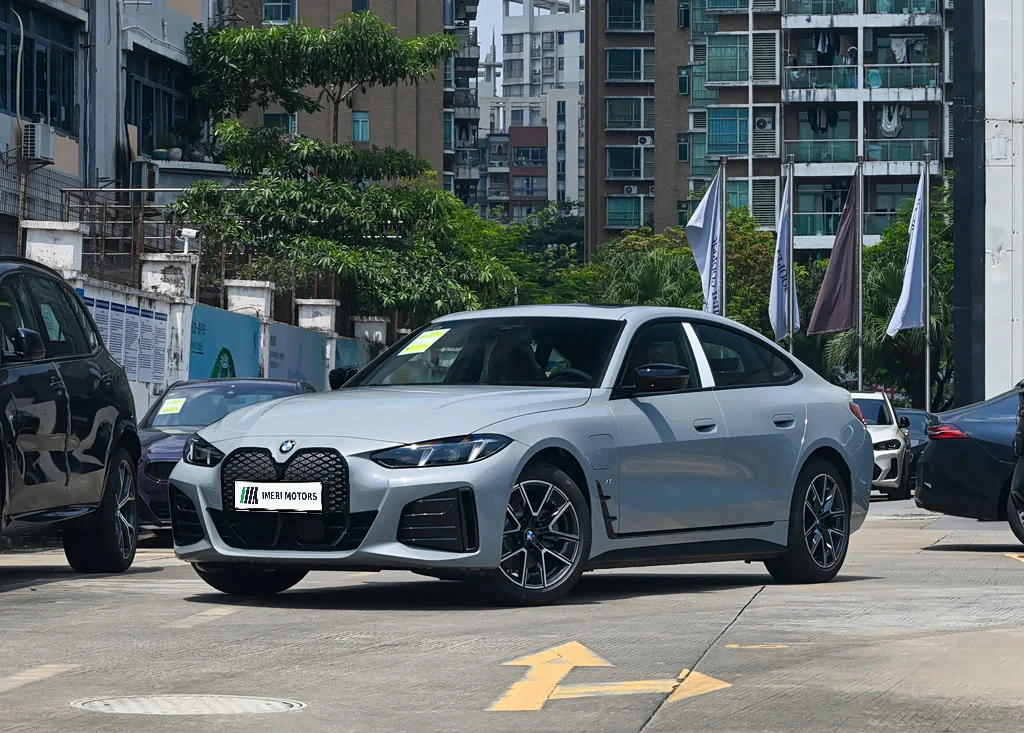 BMW i4