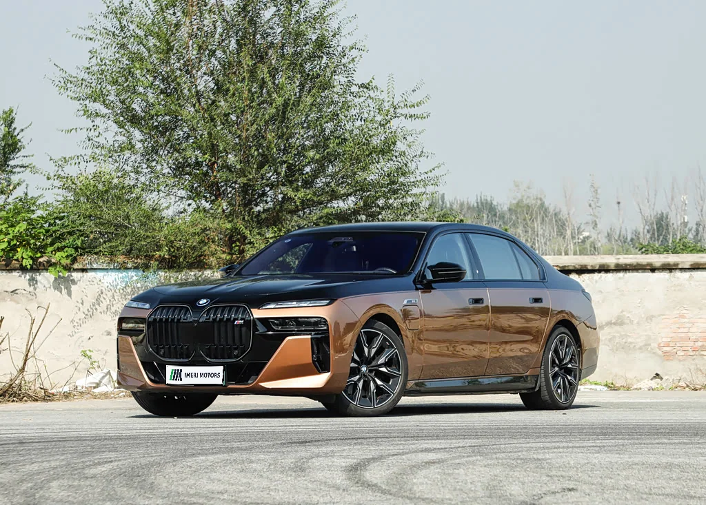 BMW i7 M70L