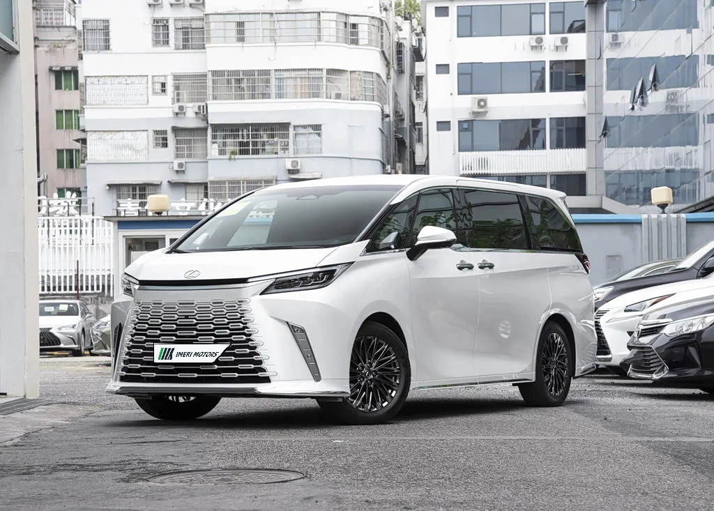 Lexus LM