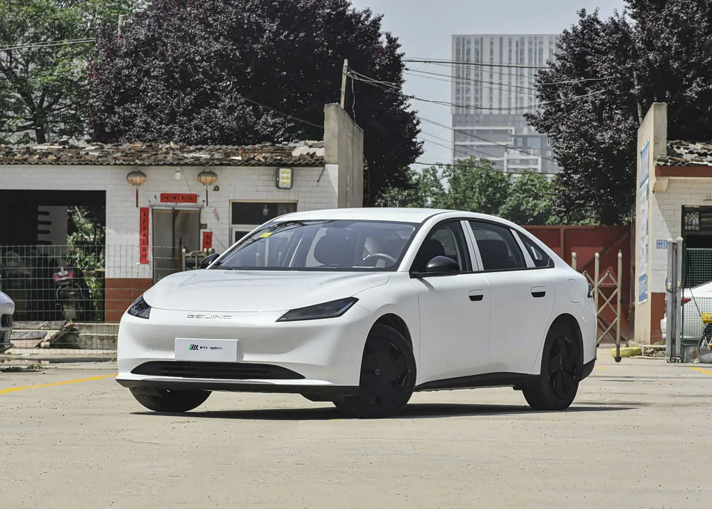 Beijing Automotive EU8