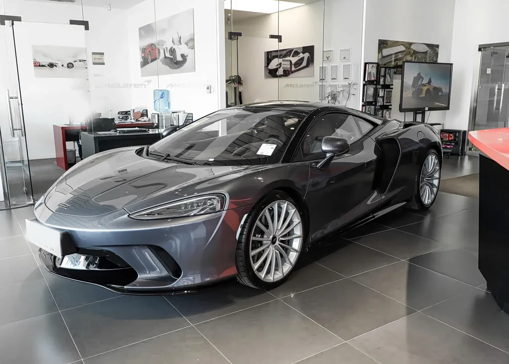 McLaren GT